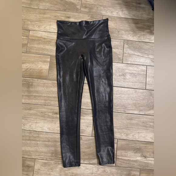 SPANX Faux Leather Black Power Waistband High Waist Leggings size medium - Picture 3 of 4